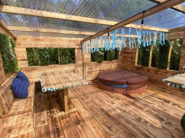RETREAT WITH HOT TUB FOR UP TO 5 PEOPLE - Image 5