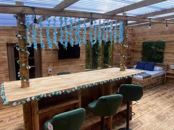 RETREAT WITH HOT TUB FOR UP TO 5 PEOPLE - Image 6